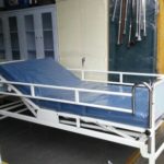 Cama Clinica Nacional de 2 manivelas 